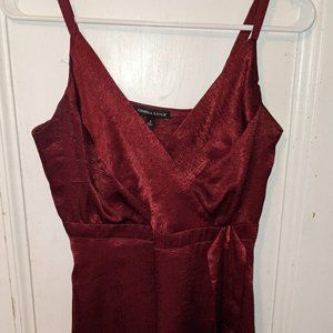 Burgundy fake wrap dress with front tie